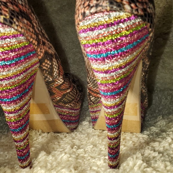 Mona Mia Collezion Leopard Stiletto heels sz 7 1/2 - Picture 12 of 13